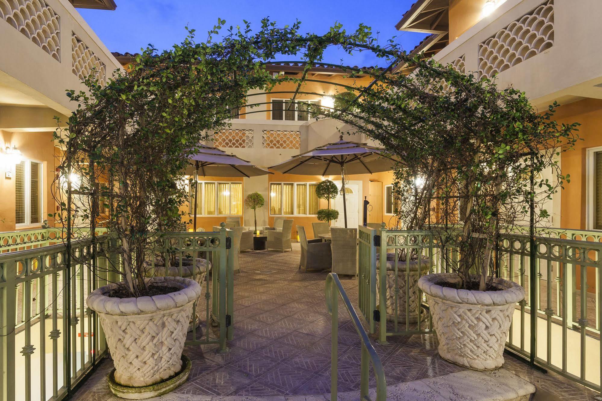 Sun Harbour Boutique Hotel バル ハーバー エクステリア 写真